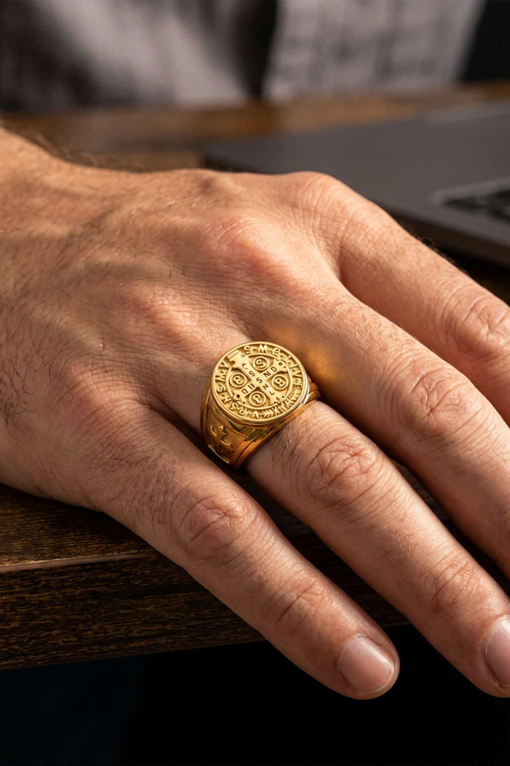 Bague Médaille Saint Benoit Doré