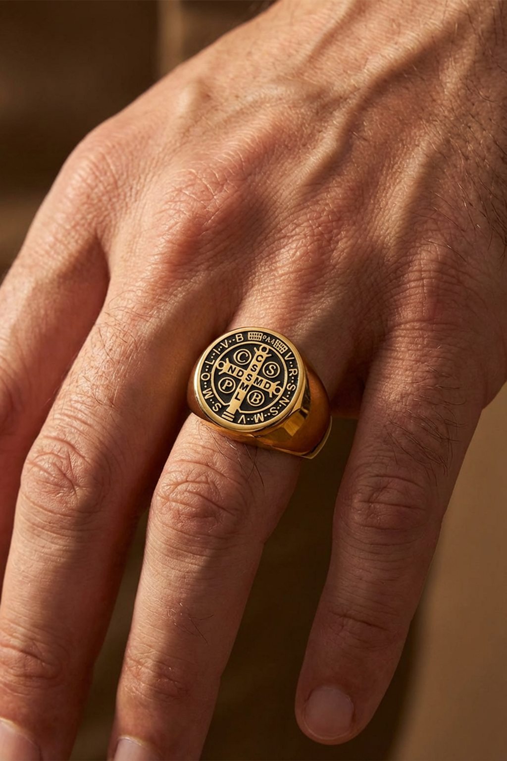 Bague Médaille Saint Benoit Or