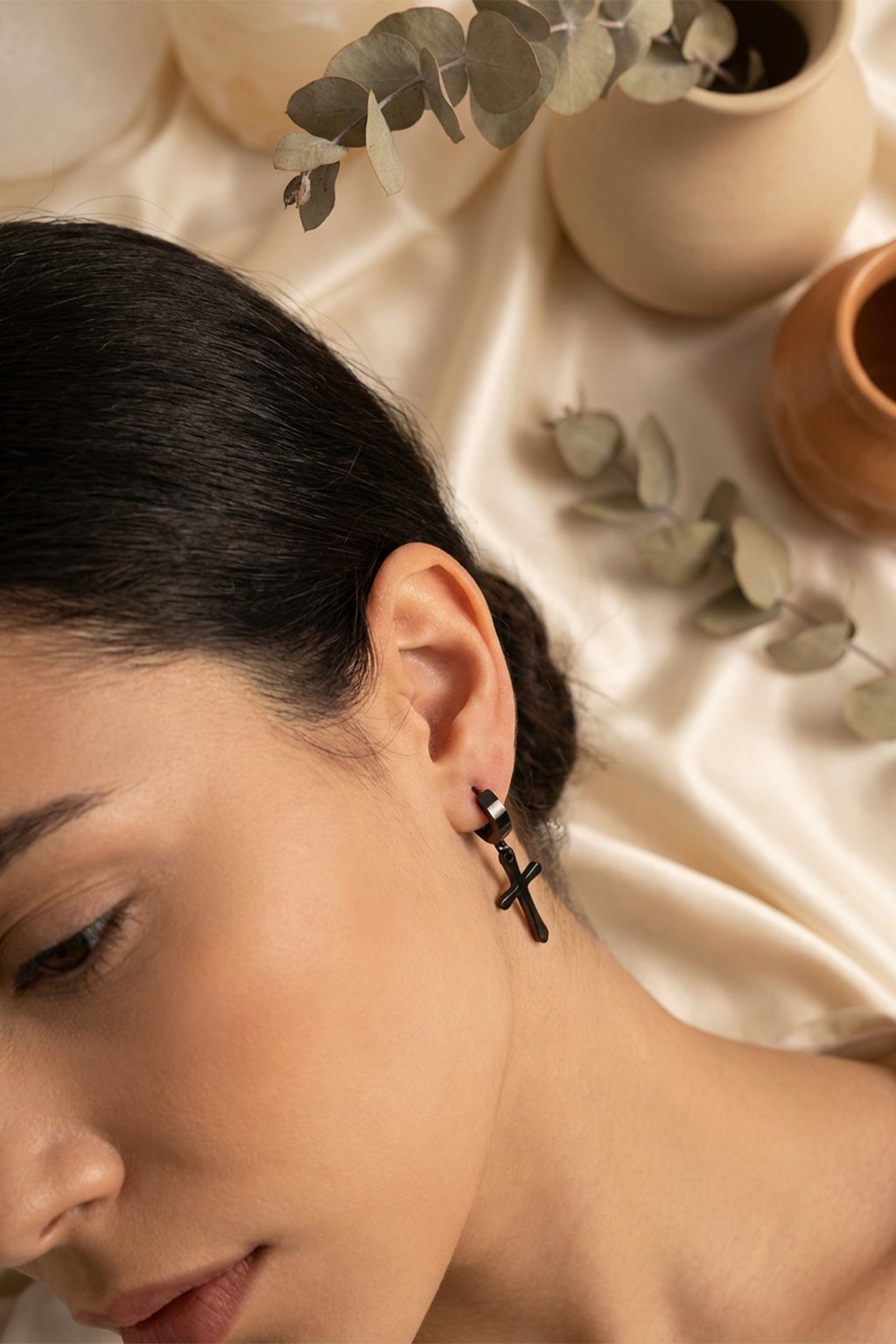 Boucles D'Oreilles Grande Croix LUCIE Noir