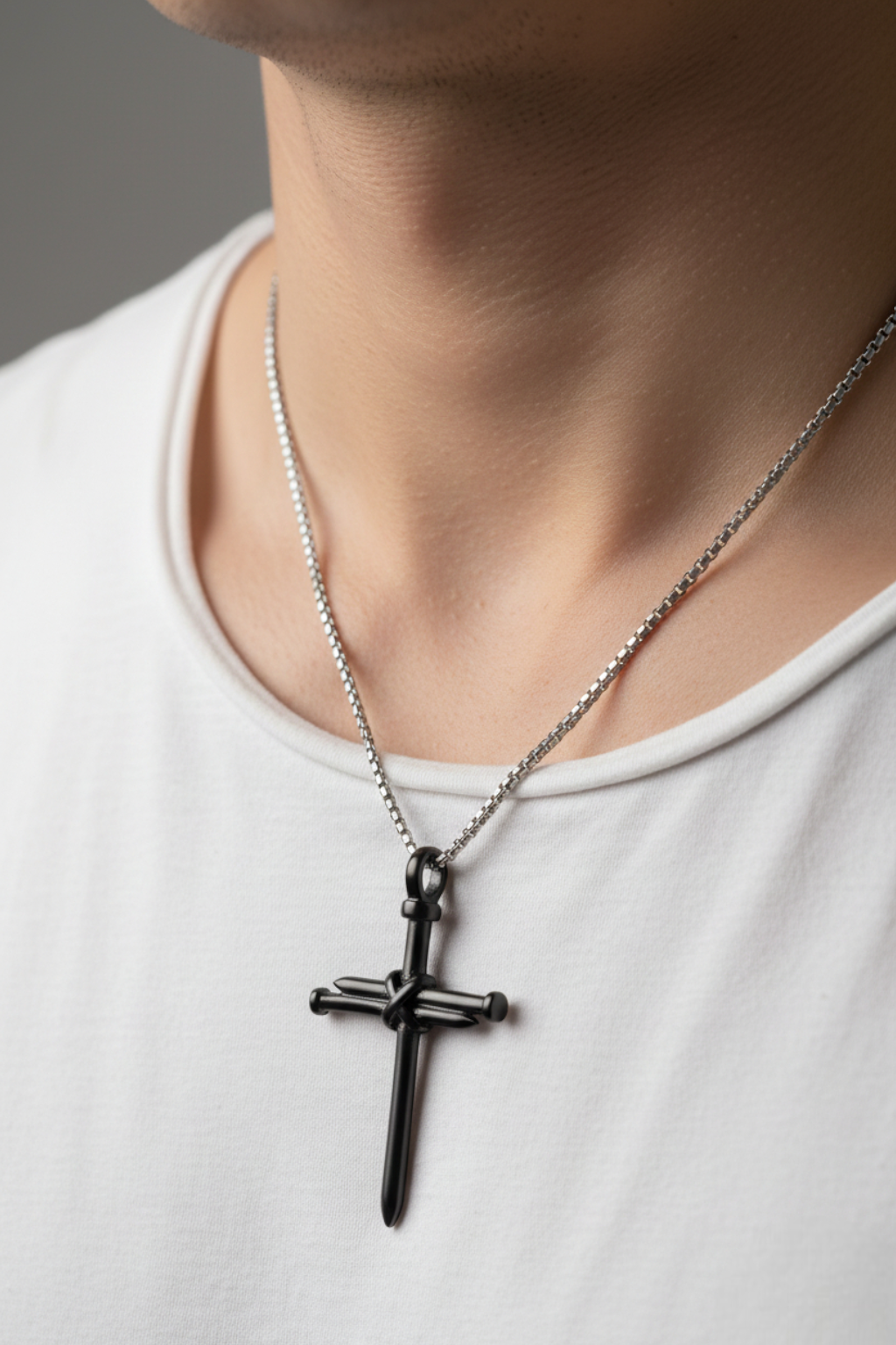 Collier Croix Homme Clous Noir