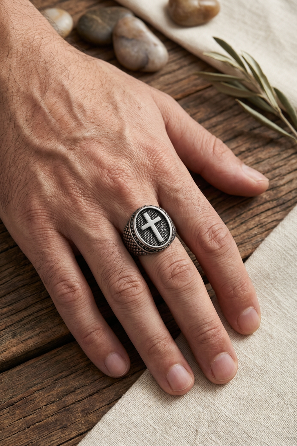 Anillo de sello <br>Cruz Santa Plata