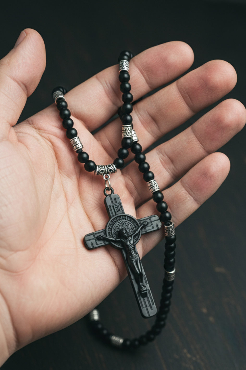 Collana con croce religiosa<br> Gesù sulla croce