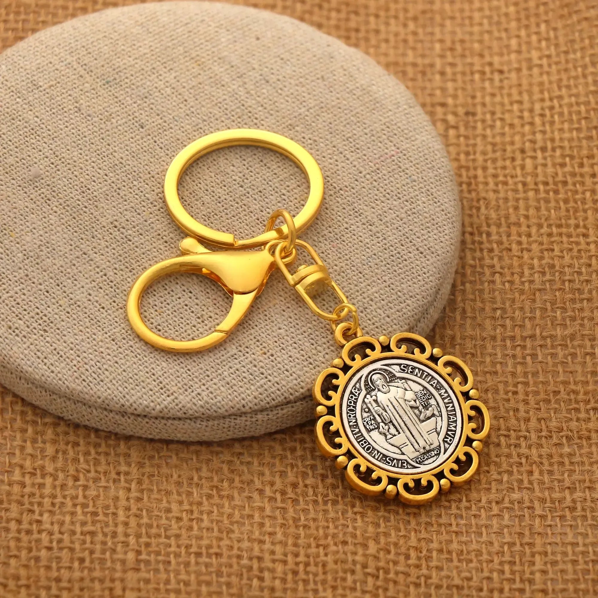 Porte clé saint benoit-Boutique Chrétienne