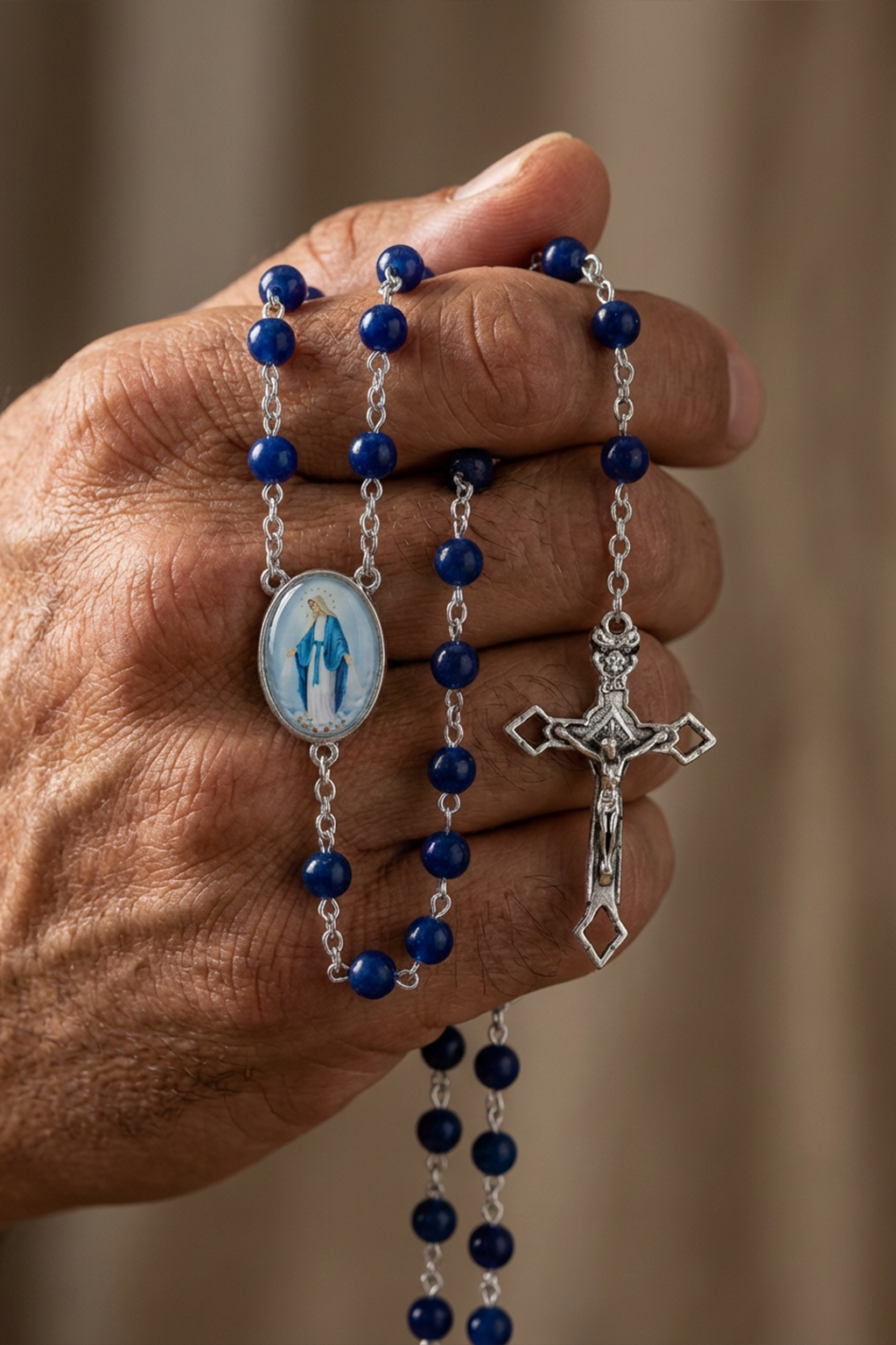 голубой четки