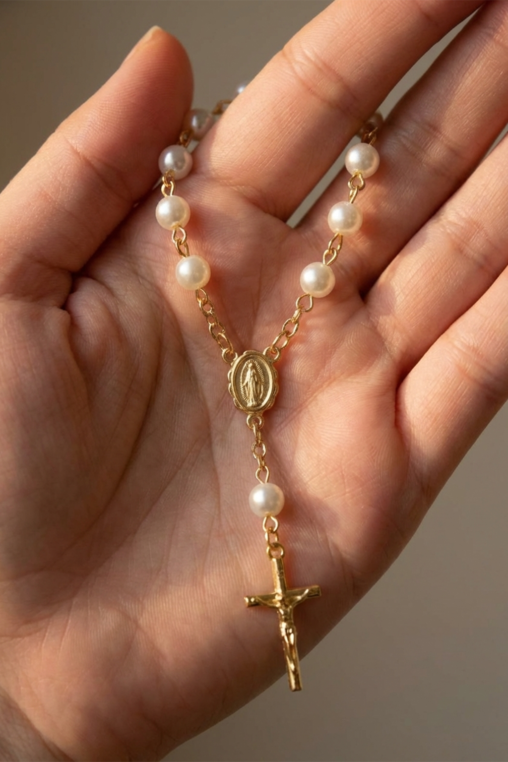 terço madrepérola e ouro