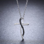 Collier Croix Femme<br> Diamant Noir et Blanc