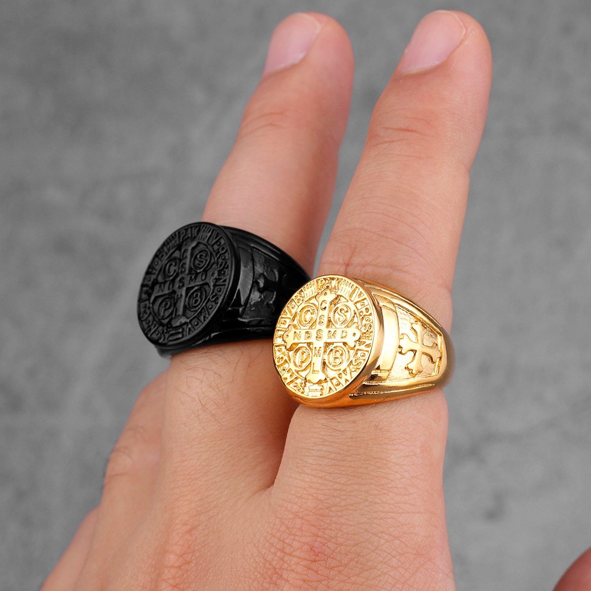 Bague Médaille<br> Saint Benoit Noir Mat-Boutique Chrétienne