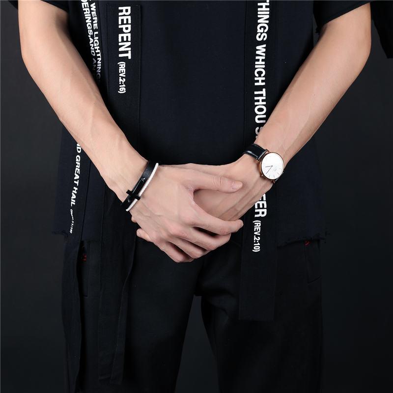 Bracelet Cordon Homme<br> Cuir et Croix en Noir-Boutique Chrétienne